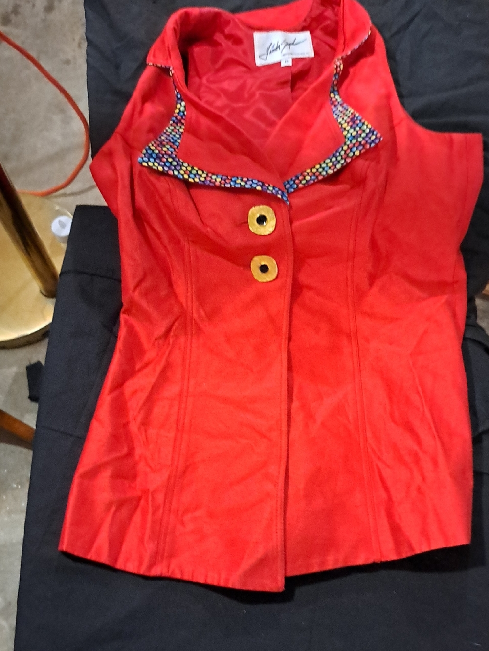 Red Sleeveless Women's Vest with Decorative Collar Linda Segal Vintage